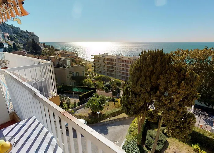 2p En Dernier Etage Avec Clim Et Parking Prive A - Fr-1-196-159 * Ментона