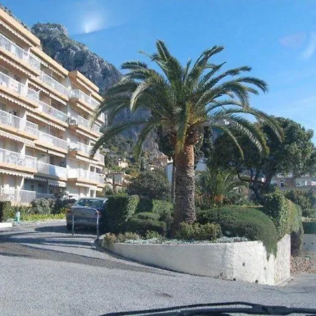 2p En Dernier Etage Avec Clim Et Parking Prive A - Fr-1-196-159 Menton