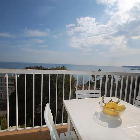 Apartment 2p En Dernier Etage Avec Clim Et Parking Prive A - Fr-1-196-159 Menton