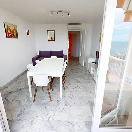 Lägenhet 2p En Dernier Etage Avec Clim Et Parking Prive A - Fr-1-196-159 Menton
