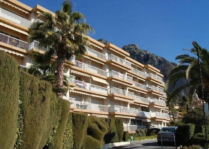 2p En Dernier Etage Avec Clim Et Parking Prive A - Fr-1-196-159 Menton