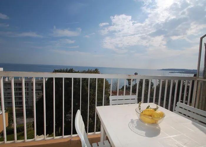 Apartment 2p En Dernier Etage Avec Clim Et Parking Prive A - Fr-1-196-159 Menton